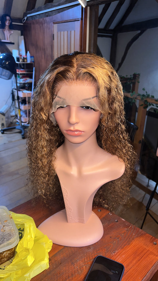 P27/4 Keisha wig